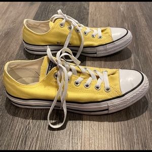Converse All Star Chuck Taylor Low Top
Yellow Women's Size 8